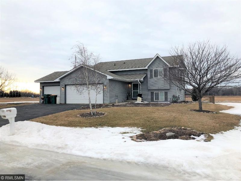 720 Erin St, Green Isle, MN 55338