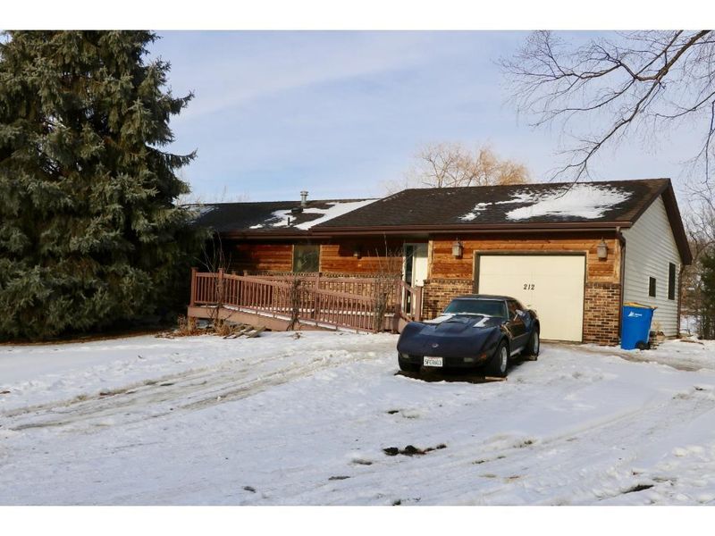 212 Circle Ln SE, Saint Michael, MN 55376