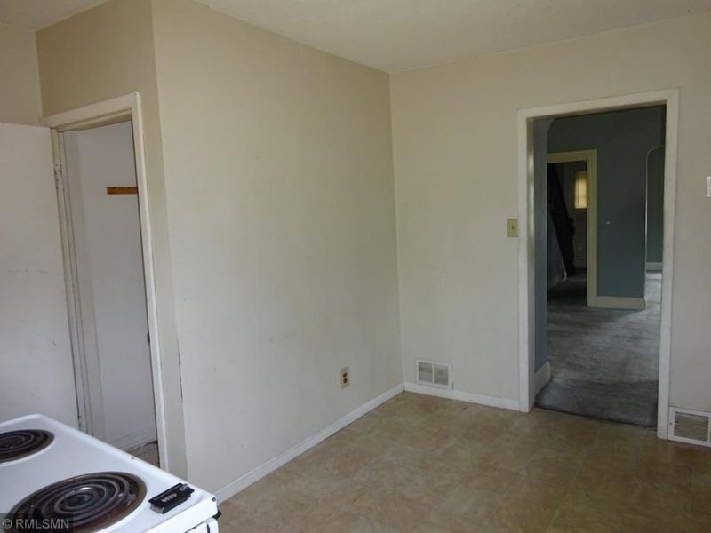 1138 6th St E, Saint Paul, MN 55106