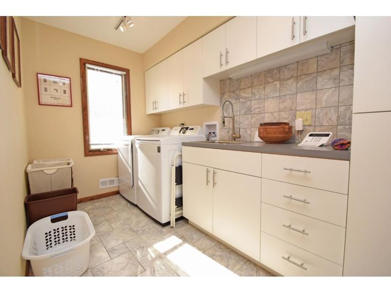 5900 Westmore Way, Golden Valley, MN 55422