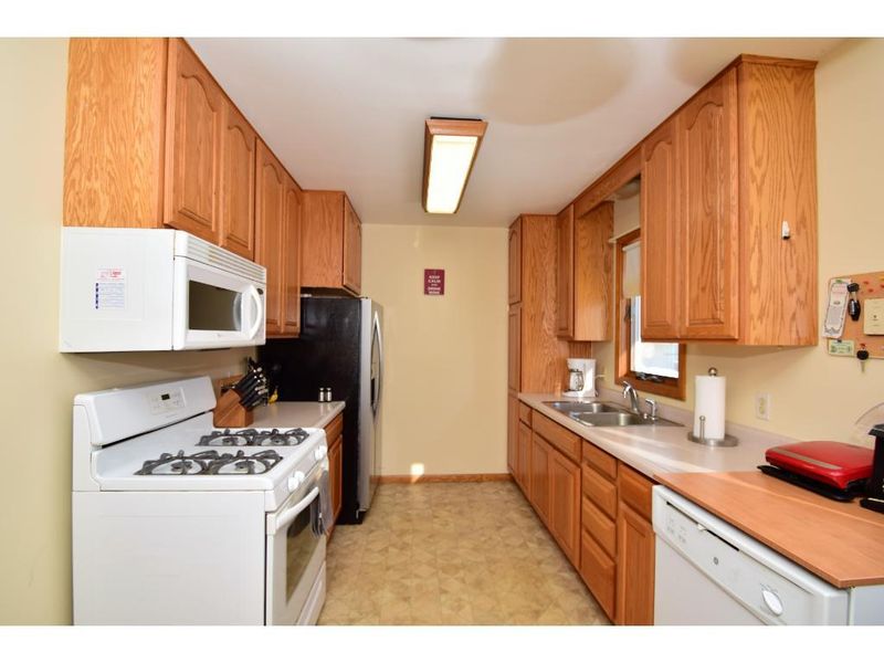4816 Karen Pl, White Bear Lake, MN 55110