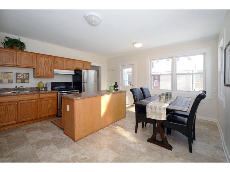 914 Euclid St, Saint Paul, MN 55106