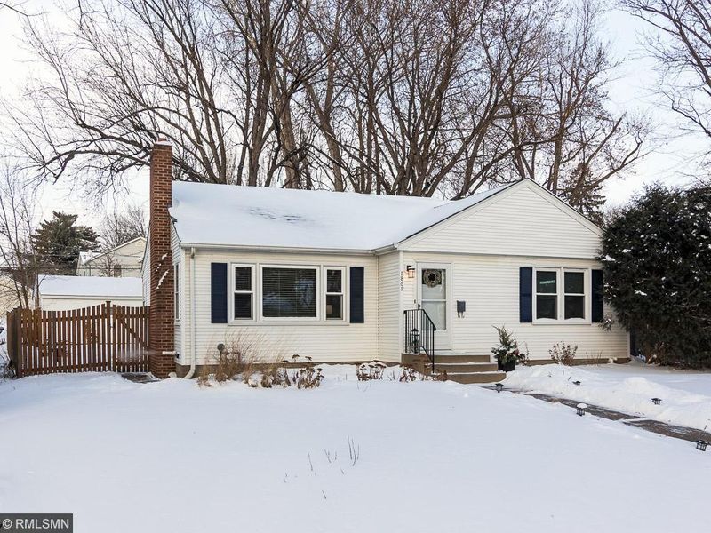1861 Yorkshire Ave, Saint Paul, MN 55116