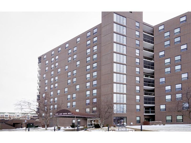 6615 Lake Shore Dr S #711, Richfield, MN 55423