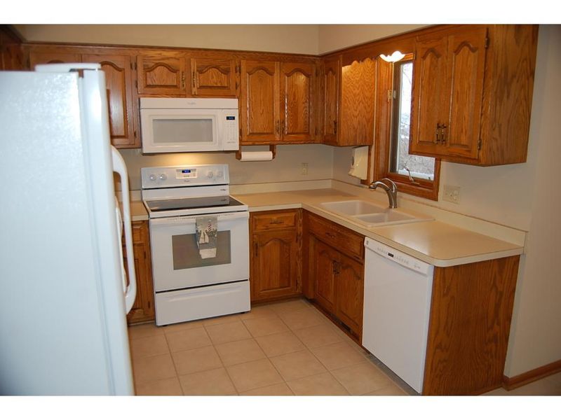 7982 Dempsey Way, Inver Grove Heights, MN 55076
