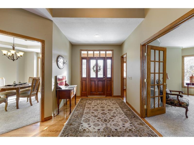 13815 Grothe Cir, Apple Valley, MN 55124