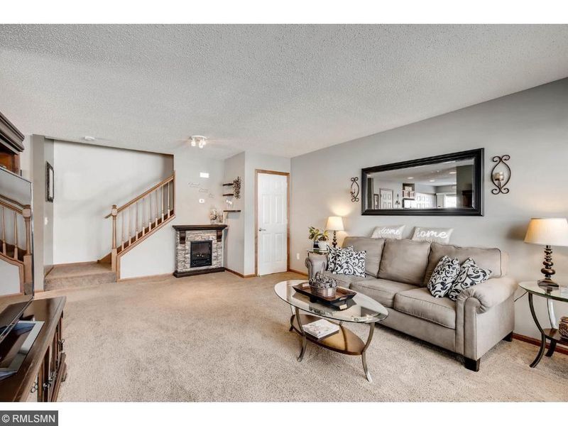 4820 149th St N #6, Hugo, MN 55038