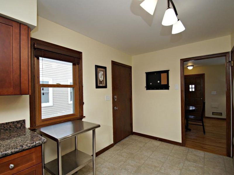 8607 W 25th St, Saint Louis Park, MN 55426