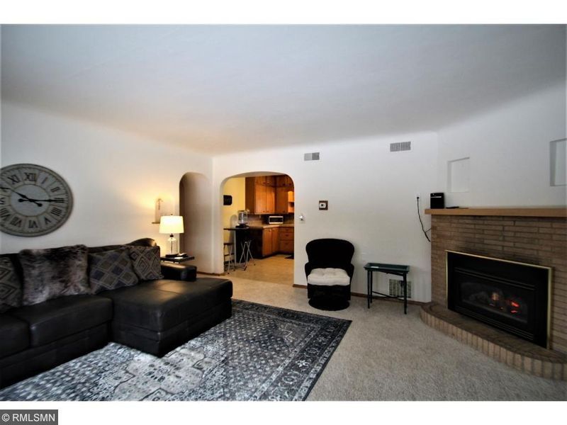 230 Park St E, Annandale, MN 55302