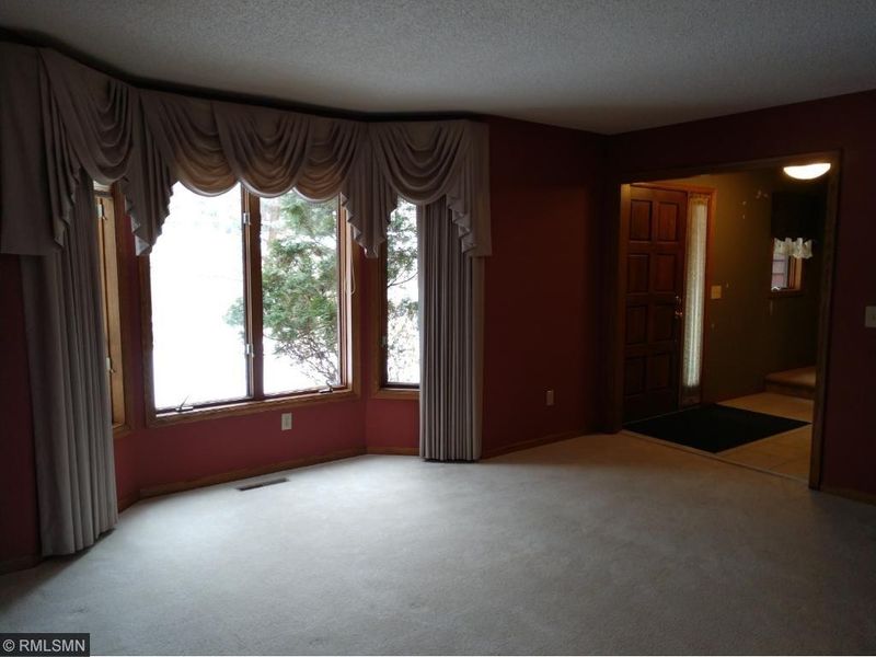 13069 Herald Cir, Apple Valley, MN 55124