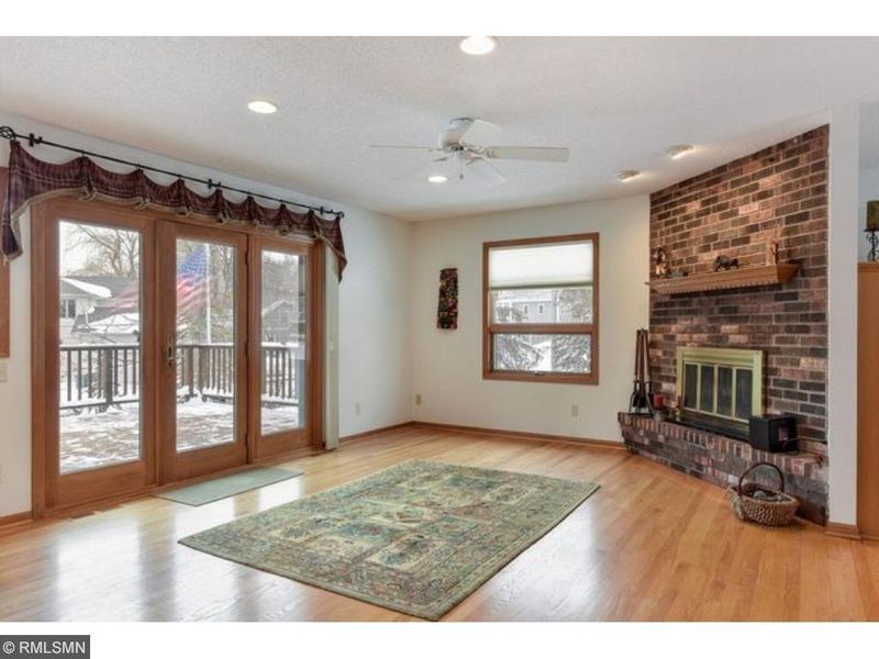 1119 Loma Linda Ave, Mound, MN 55364