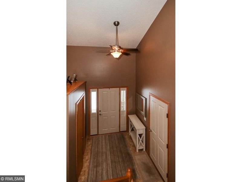 596 Kayla Ln, Hanover, MN 55341