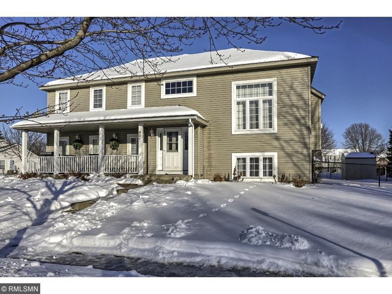 901 Larch St, Farmington, MN 55024