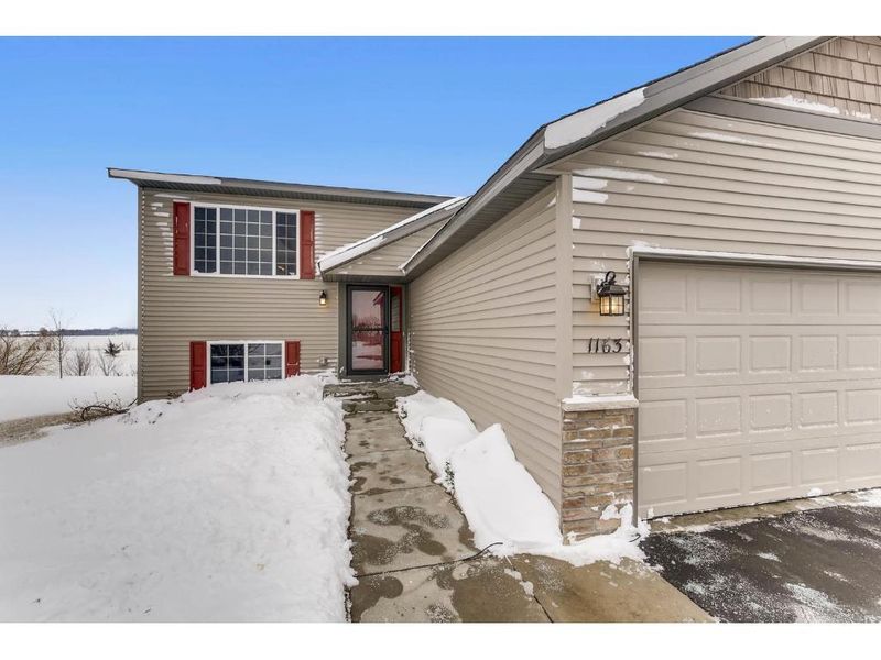 1163 36th St W, Hastings, MN 55033