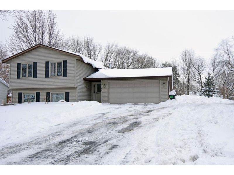 15780 Harmony Way, Apple Valley, MN 55124