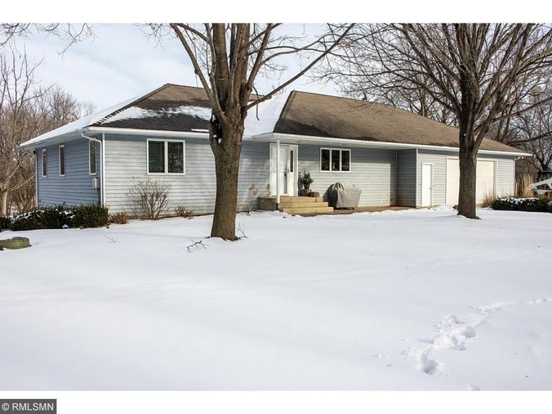 61386 235th St, Madison Lake, MN 56063