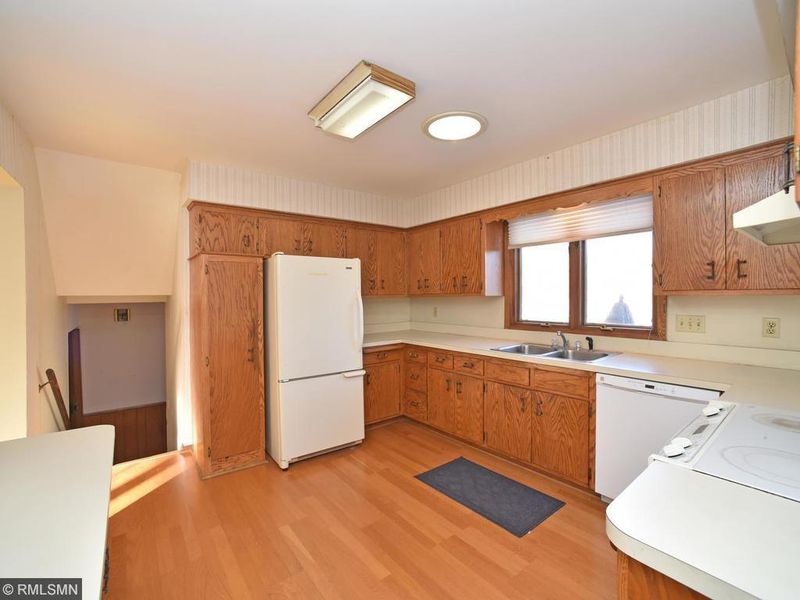7732 Tessman Dr N, Brooklyn Park, MN 55445