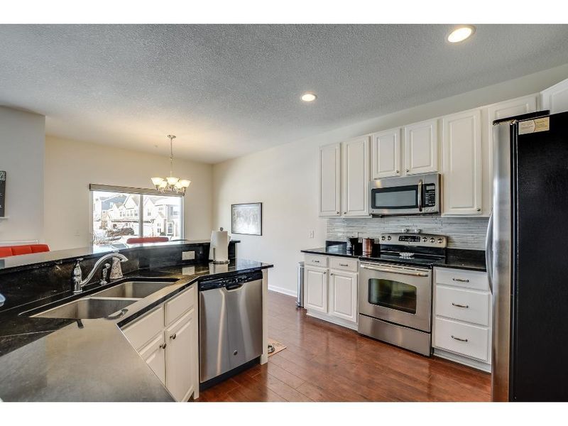 9492 Declaration Dr, Chanhassen, MN 55317
