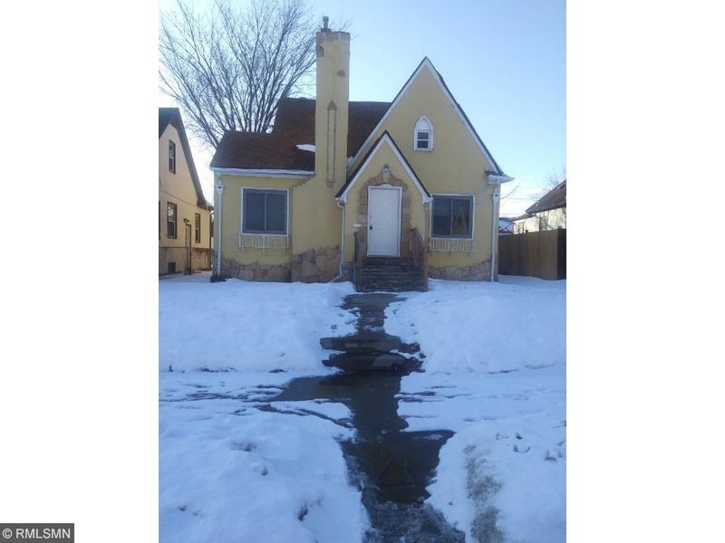 3231 James Ave N, Minneapolis, MN 55412