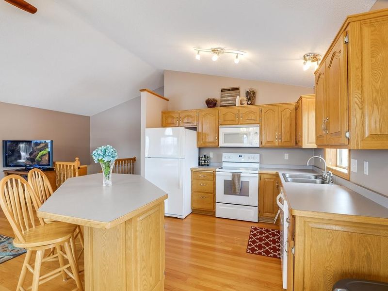 13252 Monroe Dr, Becker, MN 55308
