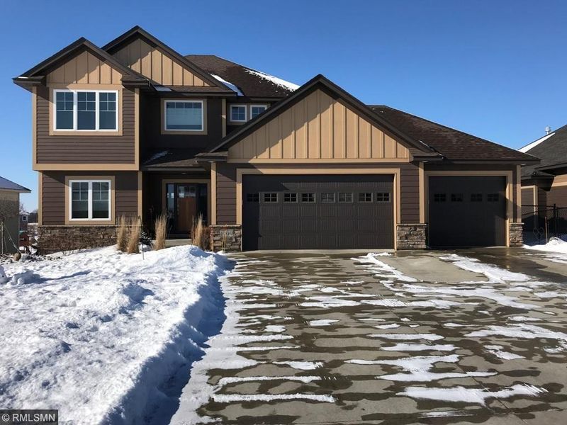 1009 Heritage Trl NE, New Prague, MN 56071
