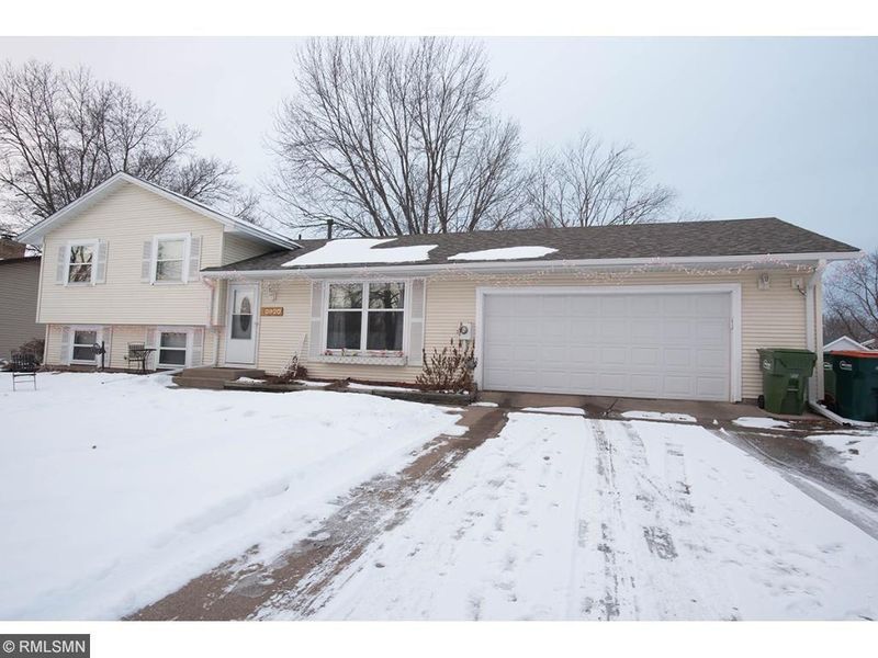 10420 Osage St NW, Coon Rapids, MN 55433