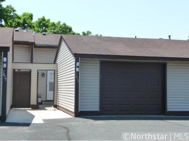 7453 142nd Street Ct, Apple Valley, MN 55124
