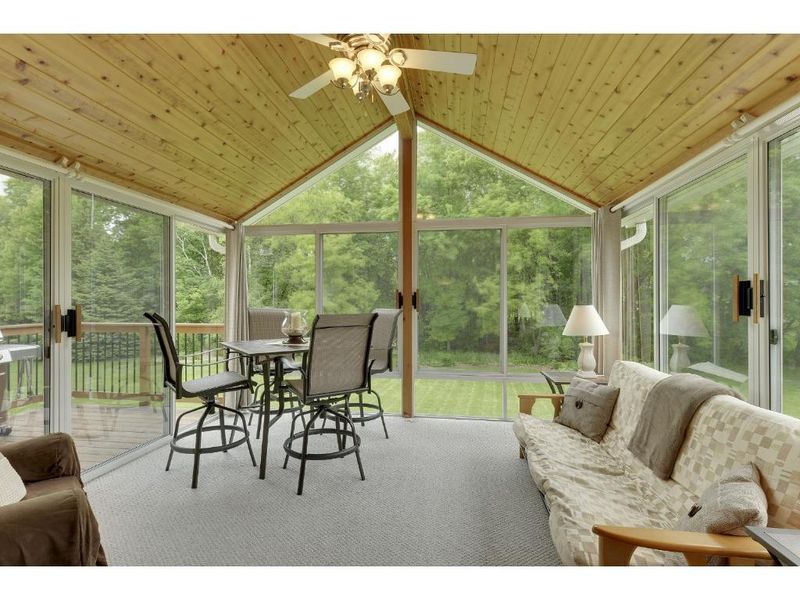 18904 Gladstone Blvd N, Maple Grove, MN 55311