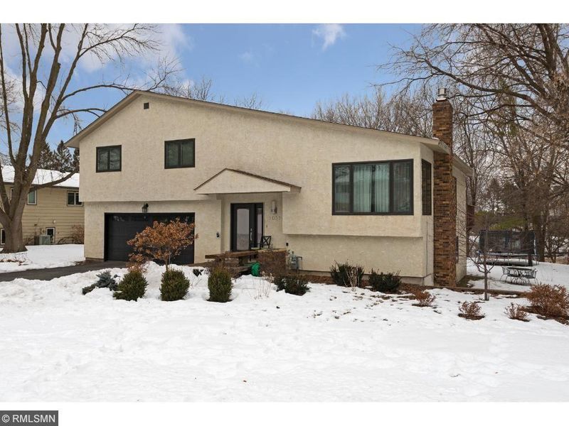 1051 Douglas Rd, Mendota Heights, MN 55118
