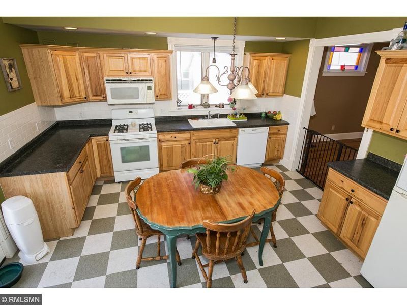 816 E 36th St, Minneapolis, MN 55407