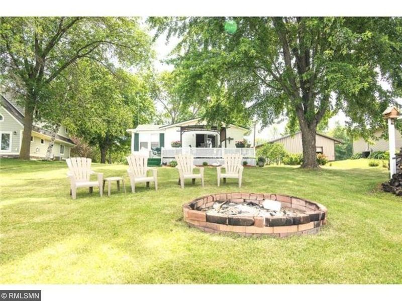 11869 Kramer Ave NW, Annandale, MN 55302