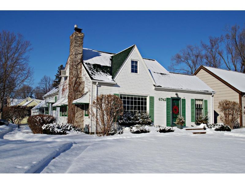 6742 Clinton Ave, Richfield, MN 55423