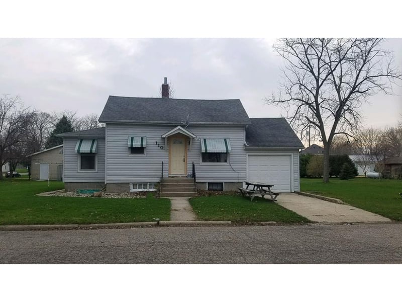 110 3rd Ave, Waldorf, MN 56091