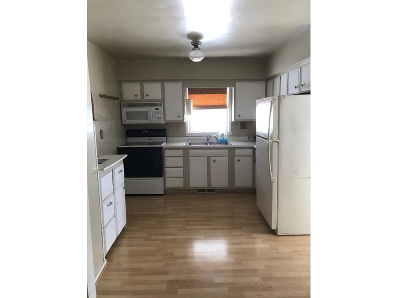 110 3rd Ave, Waldorf, MN 56091