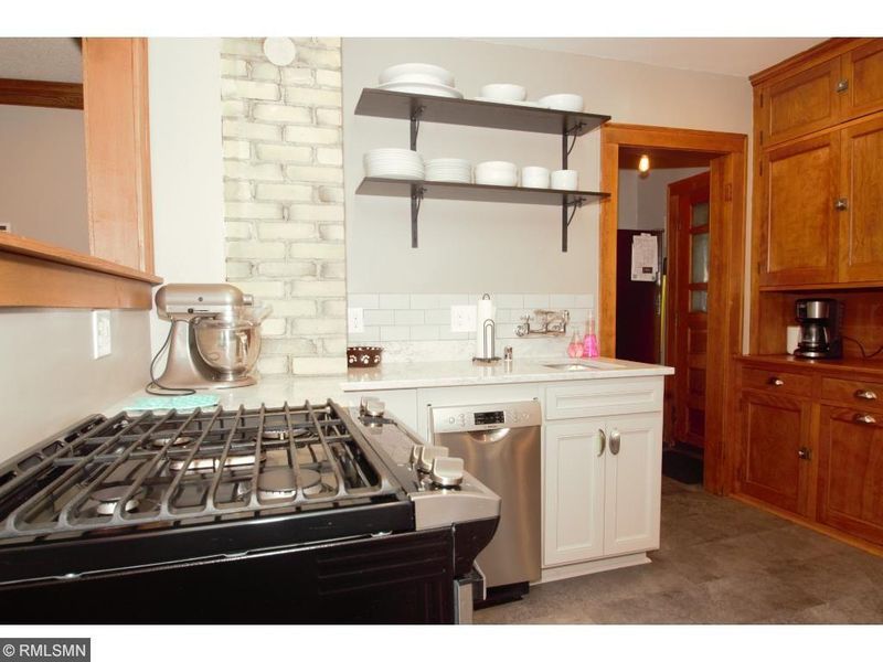 1381 James Ave, Saint Paul, MN 55105
