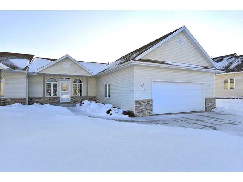 2115 Sunlight Ave SE, Owatonna, MN 55060