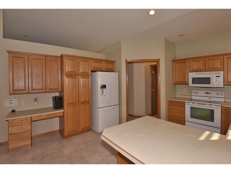 2115 Sunlight Ave SE, Owatonna, MN 55060