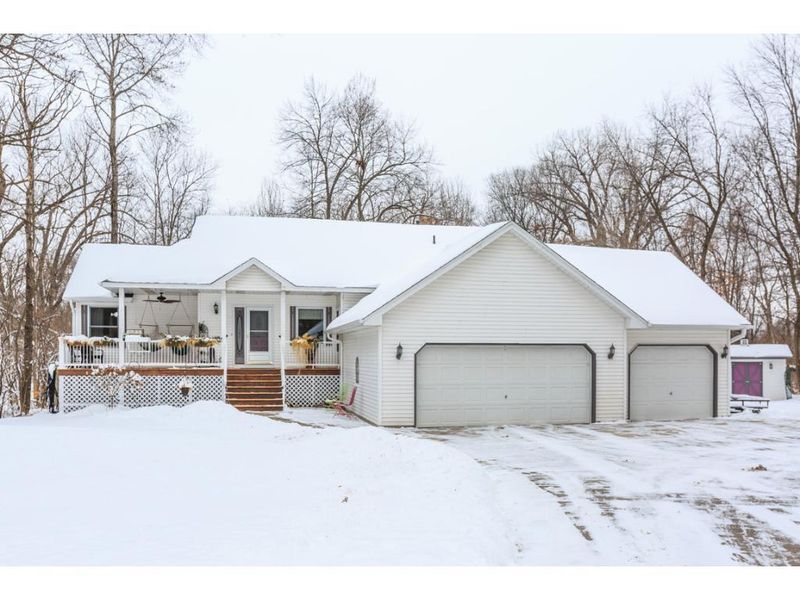 25674 Hamline Ct, Wyoming, MN 55092