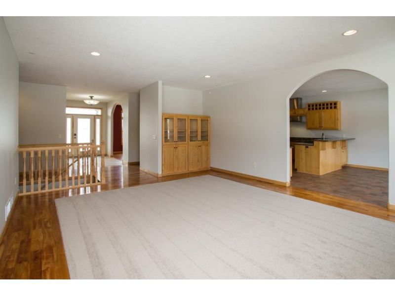 8866 Deerwood Rd, Princeton, MN 55371
