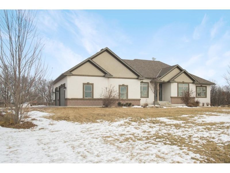8866 Deerwood Rd, Princeton, MN 55371