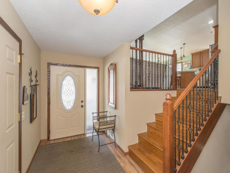 1058 Monroe St S, Shakopee, MN 55379