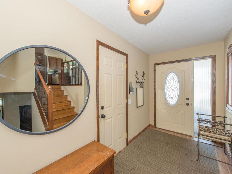 1058 Monroe St S, Shakopee, MN 55379