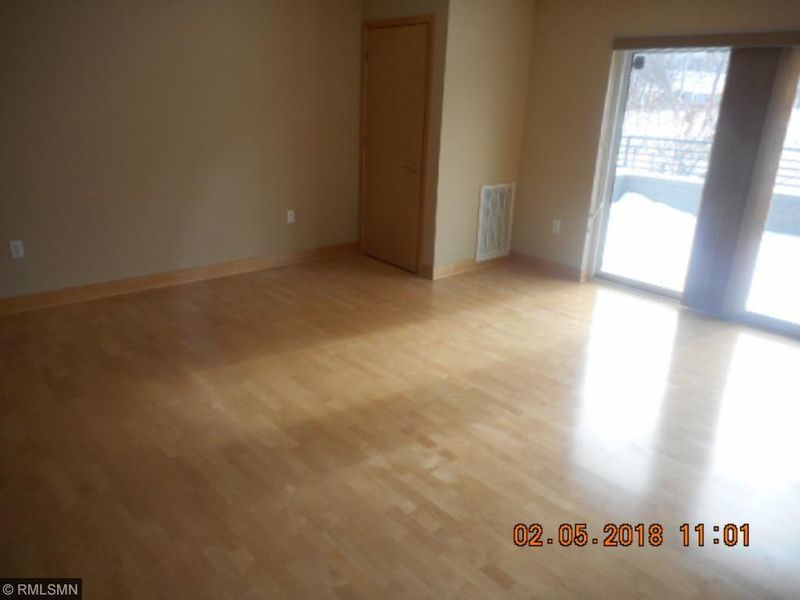 4750 E 53rd St #103, Minneapolis, MN 55417
