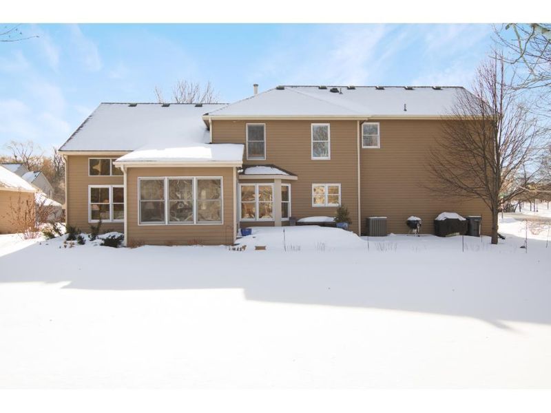 16780 Mayfield Dr, Eden Prairie, MN 55347