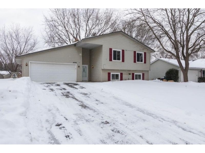 15743 Hershey Ct, Apple Valley, MN 55124