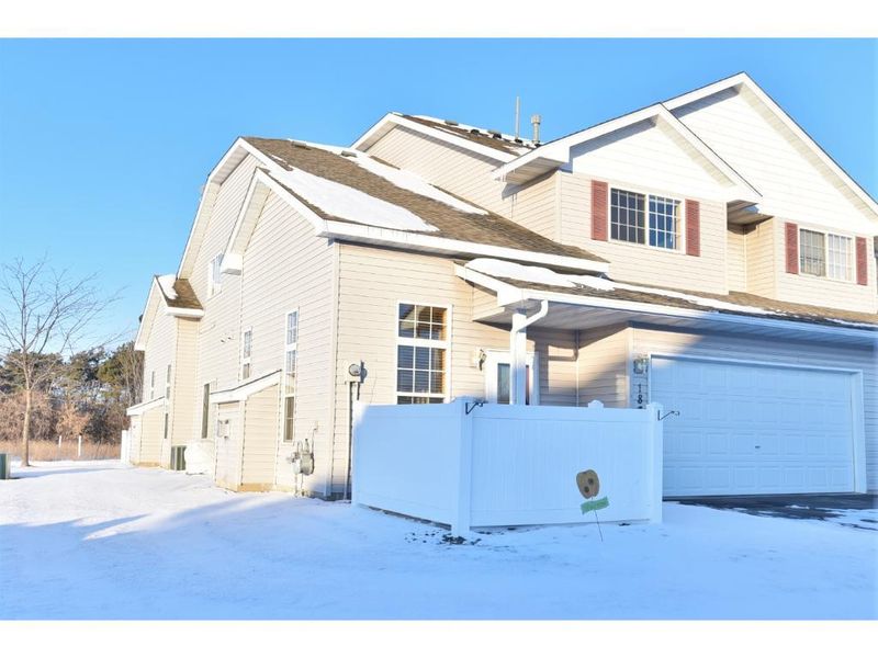 1872 Bridgewater Blvd S, Cambridge, MN 55008