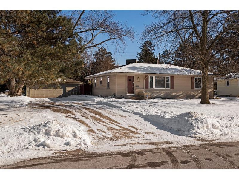 9725 4th Ave S, Bloomington, MN 55420
