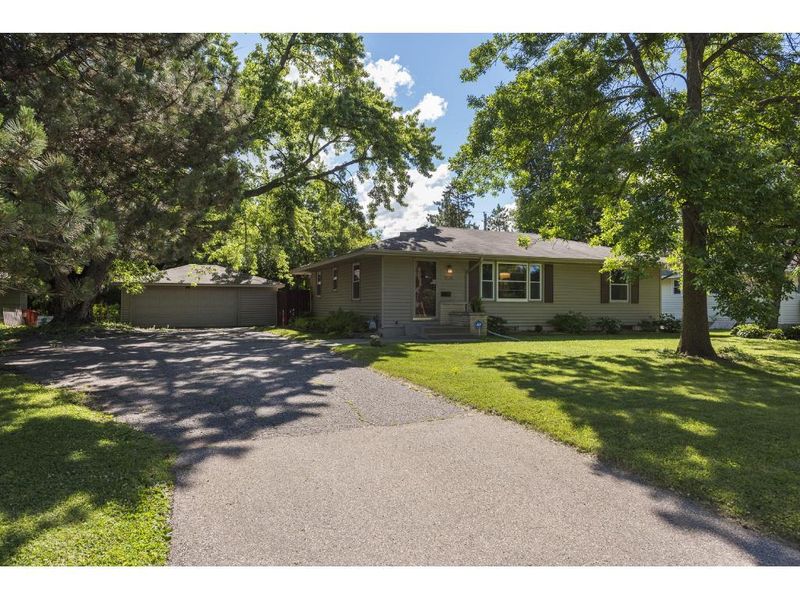 9725 4th Ave S, Bloomington, MN 55420