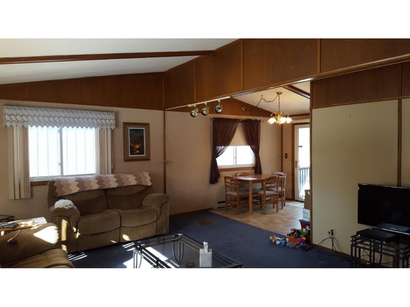 10058 Stacy Trl, Chisago City, MN 55013