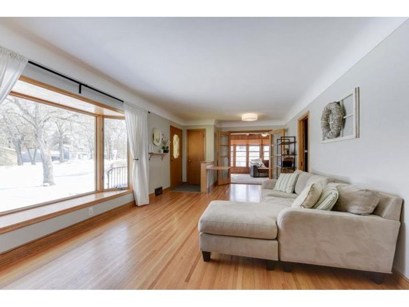 1101 Orkla Dr, Golden Valley, MN 55427